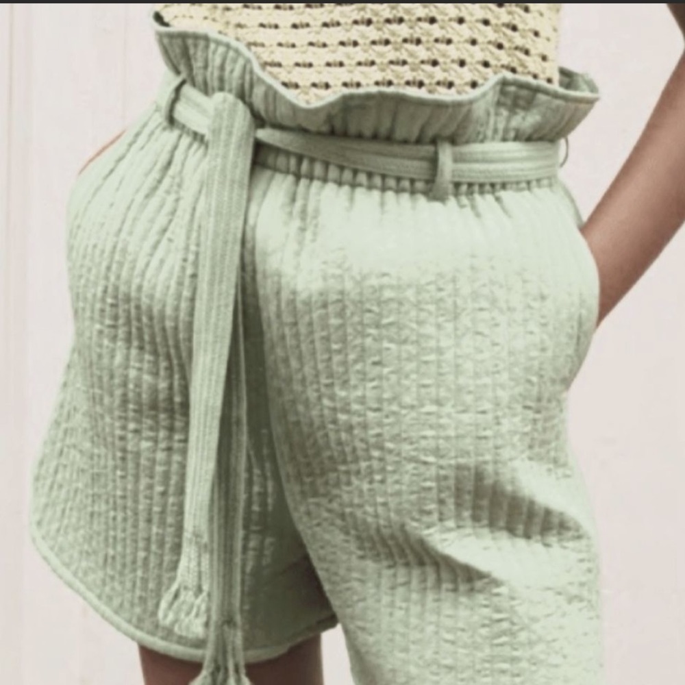 SAMSOE SAMSOE Ember Ouilted
Paper Bag Short in Vineyard Green